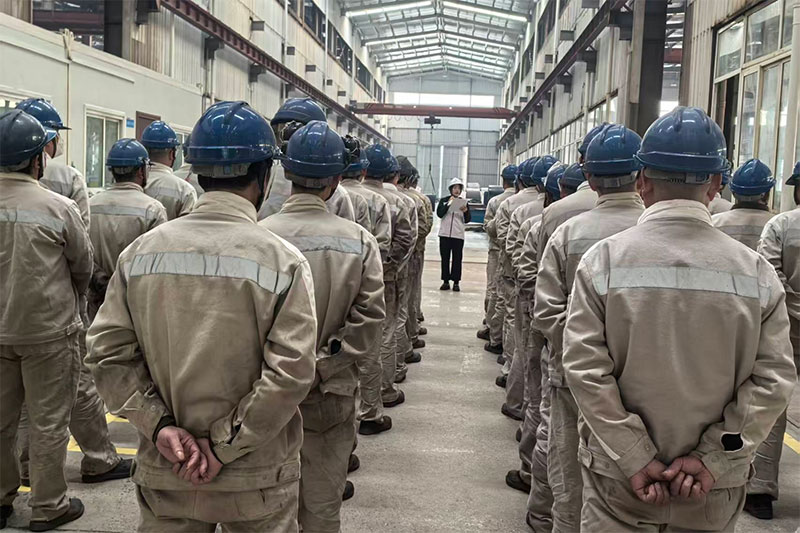 仙模先讲 | 劳模宣讲进车间 全会精神励职工